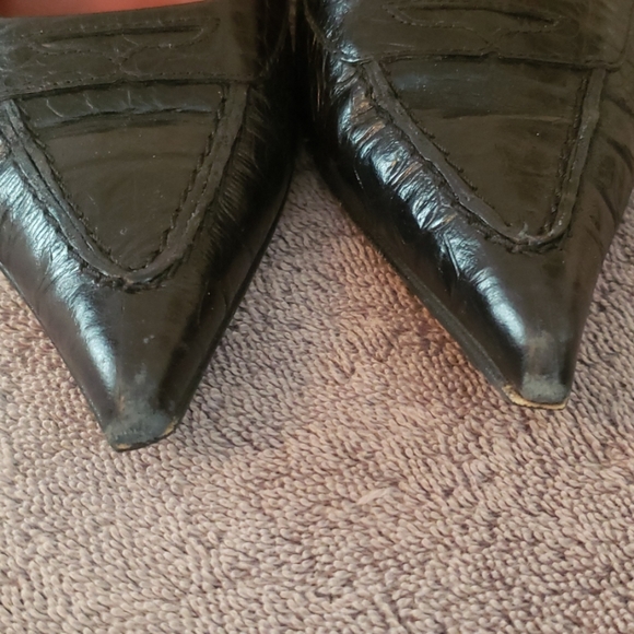 Shoes - Picture 3 of 4